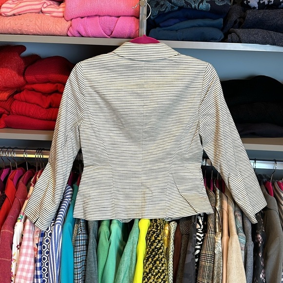 Banana Republic cream and blue striped blazer size XS - Picture 3 of 3